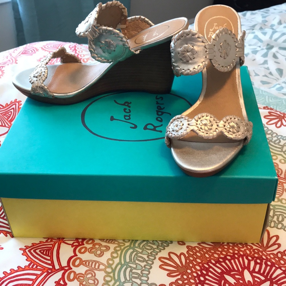 Jack Rogers Luccia platinum wedge sandals NWT